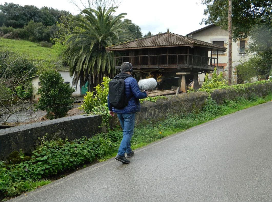 Habitantes Paisajistas #agua&amp;nbsp;2016&amp;nbsp;#paseosonoro con Juanjo Palacios&amp;nbsp;http://juanjopalacios.com/Paseo-sonoro-por-Cenero.php